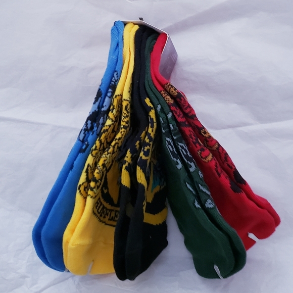 Harry Potter 5 Pair of Socks - Picture 2 of 7